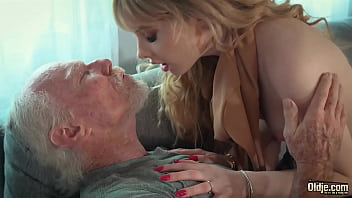Super-fucking-hot mind-blowing ash-blonde gags on elder grandpa boy manstick and she begs him to boink her sugary-sweet vulva firmer until he ejaculates in her facehole so she drinks it all