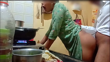 Indian uber-sexy wife got pummeled while cooking